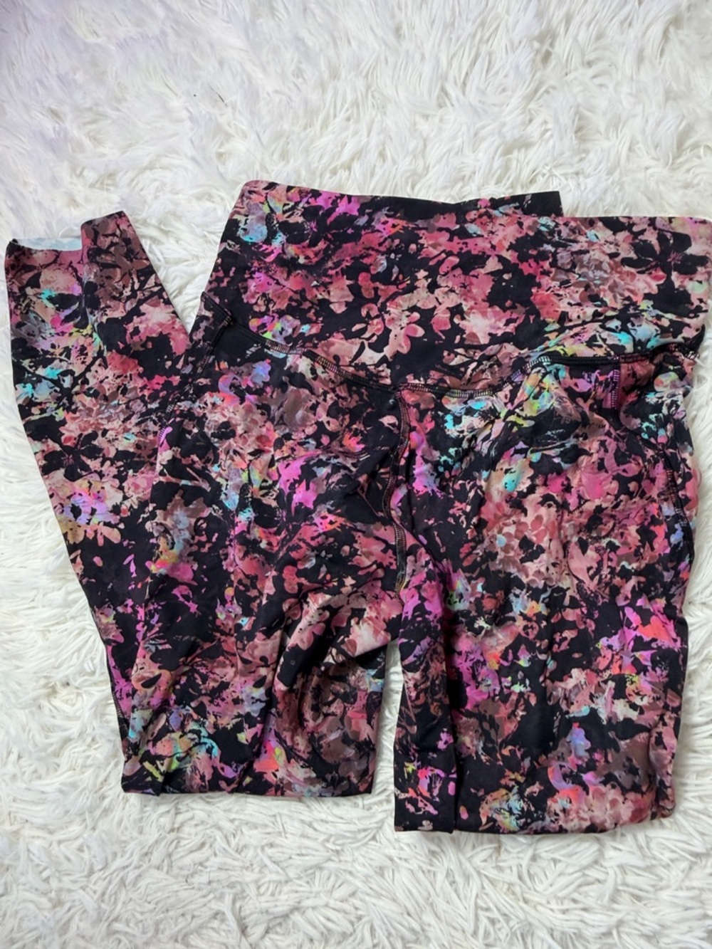 Lululemon Base Pace High-Rise Crop 23" Stencil Blossom Red Multi - Picture 5 of 5